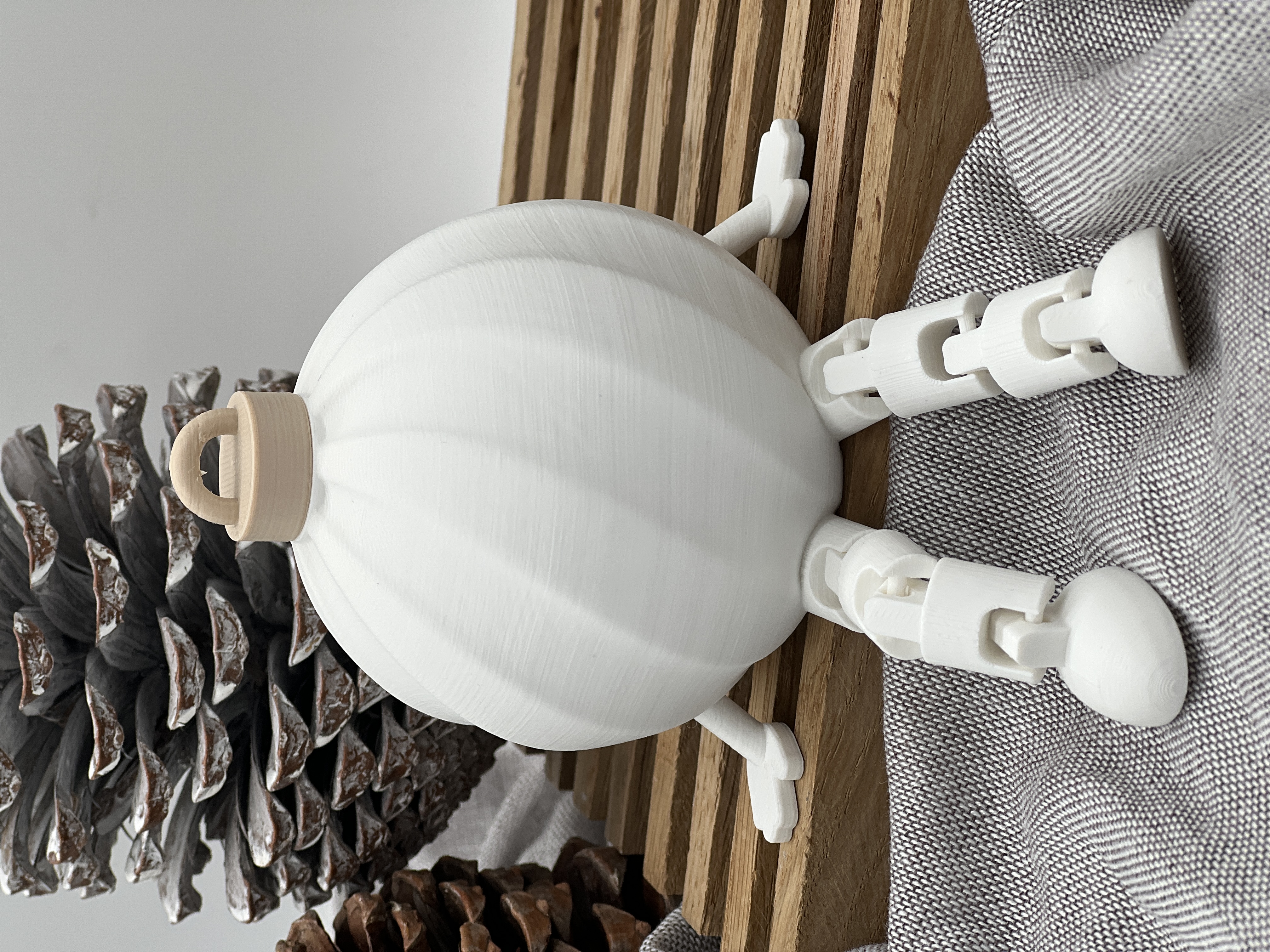 Weihnachtskugel 3D gedruckt mit Beinen